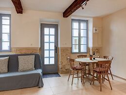 Apartment Near the River in Bize-minervois