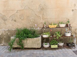 Apartment Near the River in Bize-minervois