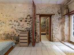 Apartment Near the River in Bize-minervois