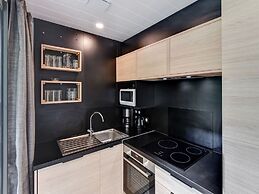 Secluded Chalet in Hourtin With Swimming Pool