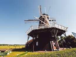 Thatched Villa With Dishwasher, on a Holiday Park, 1.5 km. From the Be