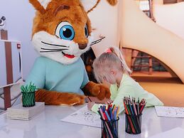 Thatched Villa With Dishwasher, on a Holiday Park, 1.5 km. From the Be