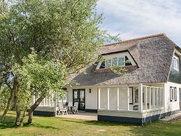 Thatched Villa With Dishwasher, on a Holiday Park, 1.5 km. From the Be
