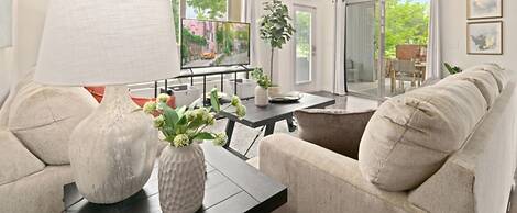 The Cozy Corner Retreat 15 min Walk to Old Town