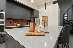 New! Modern Scandinavian Loft in Old Town Square