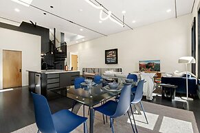 New! Modern Scandinavian Loft in Old Town Square
