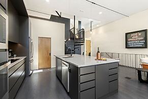 New! Modern Scandinavian Loft in Old Town Square