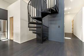 New! Modern Scandinavian Loft in Old Town Square