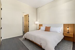 New! Modern Scandinavian Loft in Old Town Square