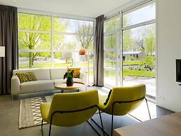 Modern Holiday Home With a Deco Fireplace