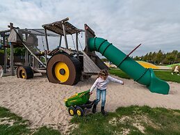 Wooden Chalet Near Three National Parks