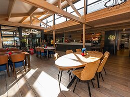 Wooden Chalet Near Three National Parks