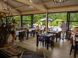 Wooden Chalet Near Three National Parks