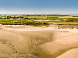 Modern Tiny House With Dishwasher, Beach at 500m