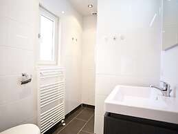 Cozy Chalet in a Holiday Park