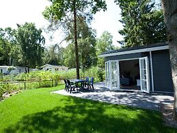 Cozy Chalet in a Holiday Park