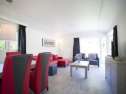 Cozy Chalet in a Holiday Park