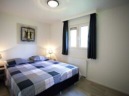 Cozy Chalet in a Holiday Park