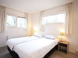 Cozy Chalet in a Holiday Park