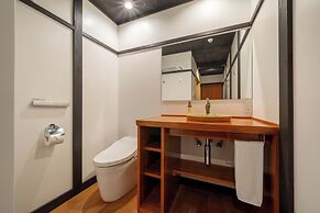 RESI STAY PALACE GATE