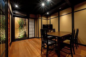 RESI STAY PALACE GATE