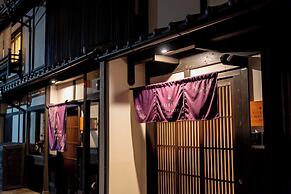 RESI STAY PALACE GATE