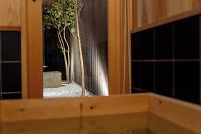 RESI STAY PALACE GATE