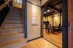 RESI STAY PALACE GATE