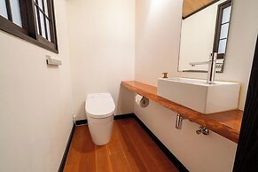 RESI STAY PALACE GATE