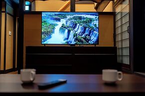 RESI STAY PALACE GATE