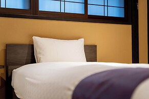 RESI STAY PALACE GATE