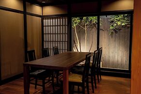 RESI STAY PALACE GATE