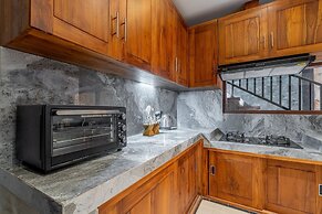 Maru Fortuna Villa by Moria