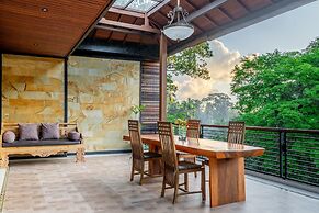 Maru Fortuna Villa by Moria