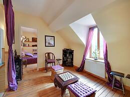 Charming Holiday Home in Raizeux Near Forest