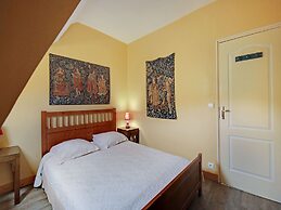 Charming Holiday Home in Raizeux Near Forest