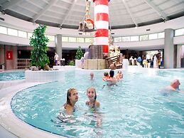 Nice Tent Lodge With Bathroom, Near a Lake