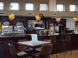 Nice Tent Lodge With Bathroom, Near a Lake