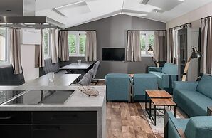 Chalet With Private Jetty