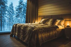 Invisible Forest Lodge