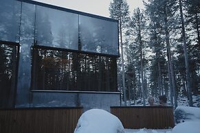 Invisible Forest Lodge