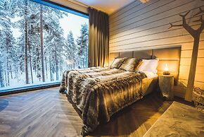 Invisible Forest Lodge