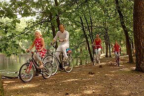 Chalet Near Eindhoven in a Green Oasis