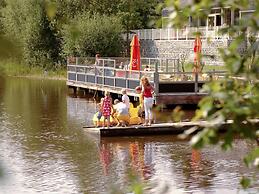 Modern Chalet With two Bathrooms, on a Holiday Park, 12 km. From Eindh