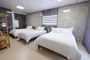 Central Hotel & Residence