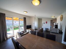 Nice Chalet With Dishwasher, 4.5 km. From Rockanje