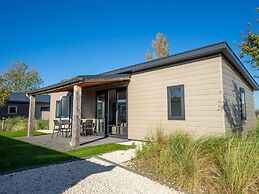 Nice Chalet With Dishwasher, 4.5 km. From Rockanje