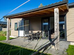 Nice Chalet With Dishwasher, 4.5 km. From Rockanje