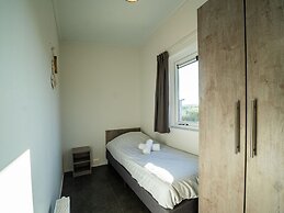 Nice Chalet With Dishwasher, 4.5 km. From Rockanje