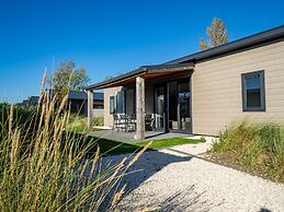 Nice Chalet With Dishwasher, 4.5 km. From Rockanje